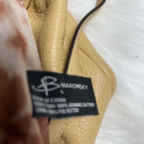 B Makowsky leather cream satchel/Shoulder bag silver tone studs accent - Picture 11 of 14